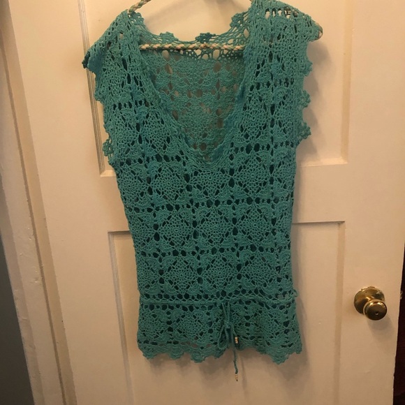 Elegant Crochet Women’s Top in Teal- perfect for those warm summer days. Used - Picture 10 of 10
